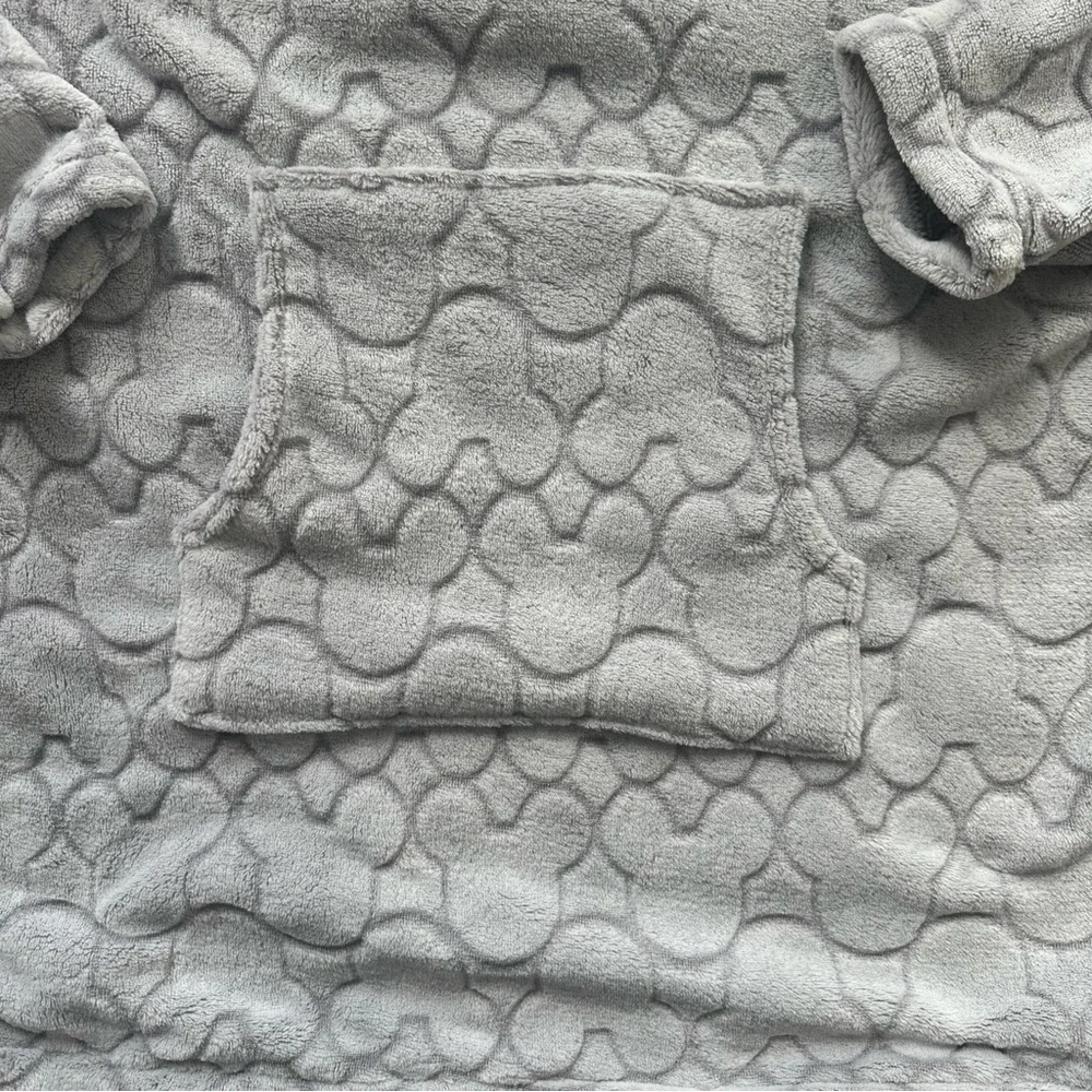3 for $15 deal/ Disney Kids Soft Gray Fleece Wearable Blanket- Medium